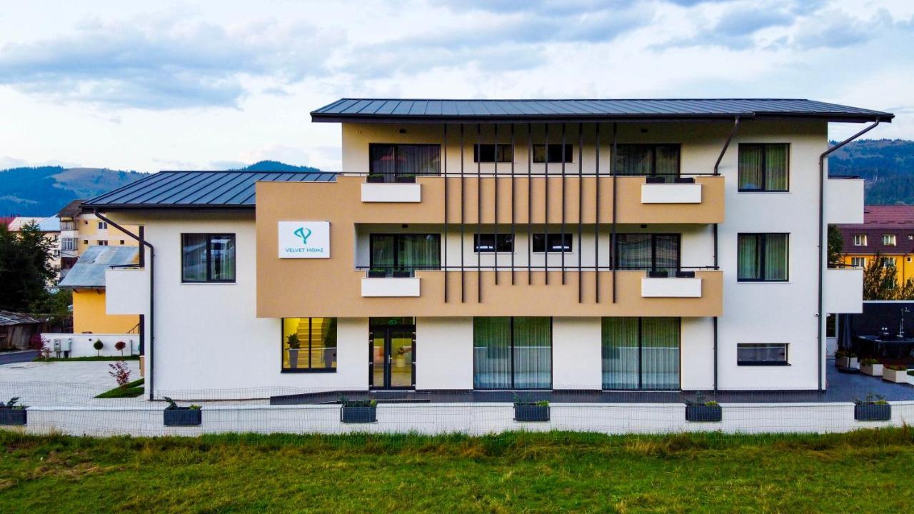 Velvet Home Vatra Dornei Buitenkant foto